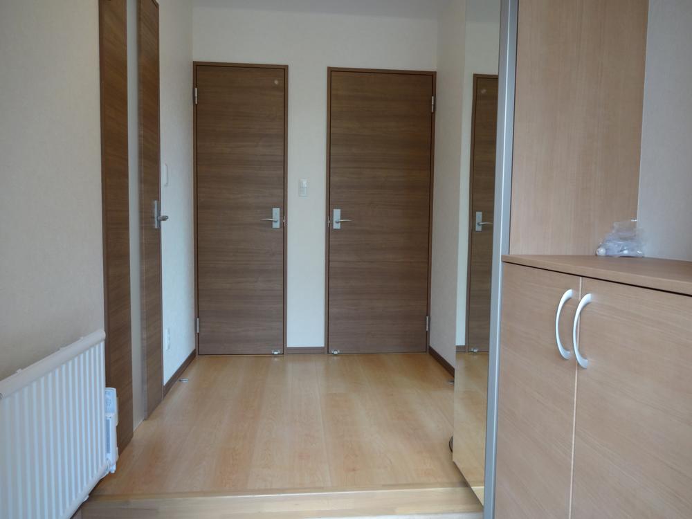 Entrance. Local (10 May 2013) Shooting