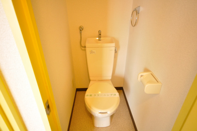 Toilet. It is another room photo of the same building ☆ 