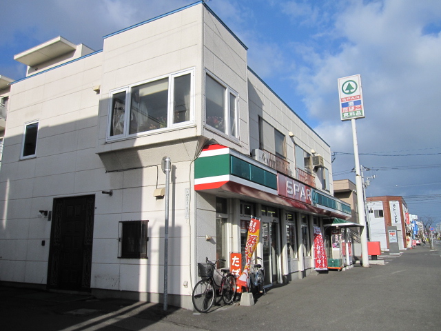 Convenience store. 285m to spur North Article 34 store (convenience store)