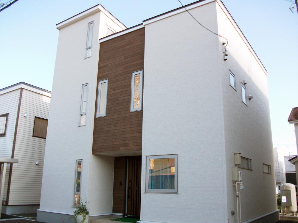 With "charcoal of the house" roof garden "SKY GARDEN SOLA" adopts eco Jaws. furniture, illumination, In public with a curtain! (No. 4 locations)