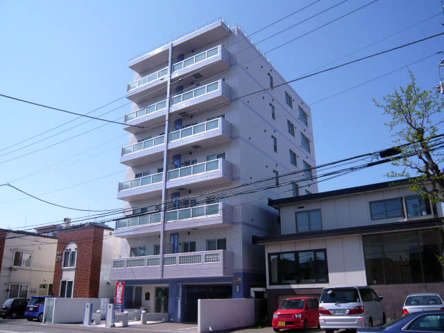 Building appearance. Popular elevator with reinforced concrete ☆ 