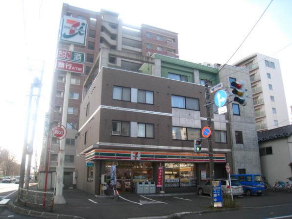 Convenience store. Seven-Eleven Sapporo Kita Article 12 store up to (convenience store) 255m