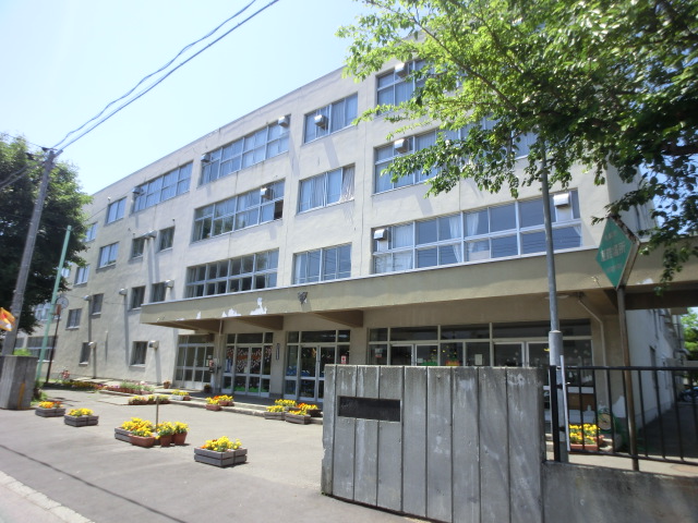 Primary school. 452m to Sapporo Municipal shin kotoni Minami elementary school (elementary school)