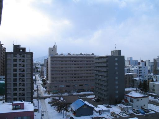 View. Since the high-rise MS there is little peripheral view is ◎
