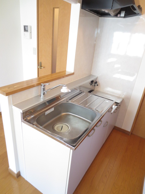 Kitchen. Clean kitchen! 