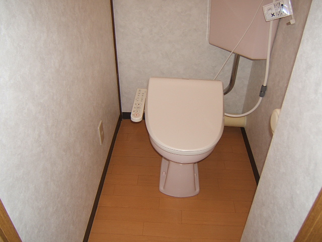 Toilet. Bathing Restroom ☆ Also it comes with a bidet! 
