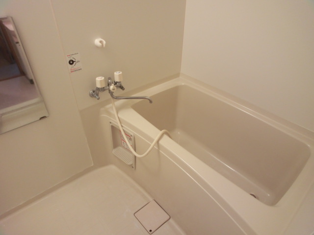 Bath. Spacious bath