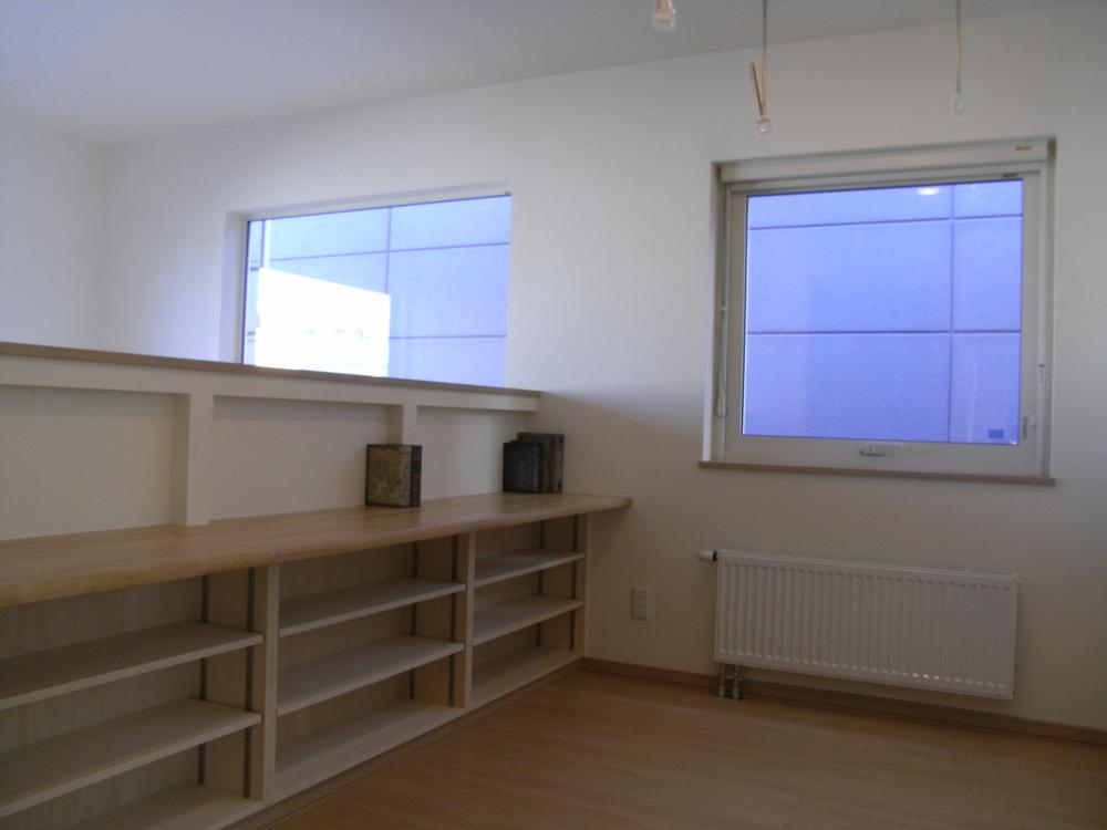 Other introspection. Second floor study corner or in the study desk, depending on ideas, Or to study.