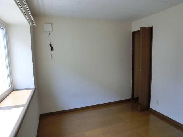 Living and room. Photos of the Western side is ☆ 