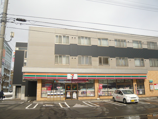 Convenience store. Seven-Eleven Sapporo Kita Article 22 store up to (convenience store) 346m