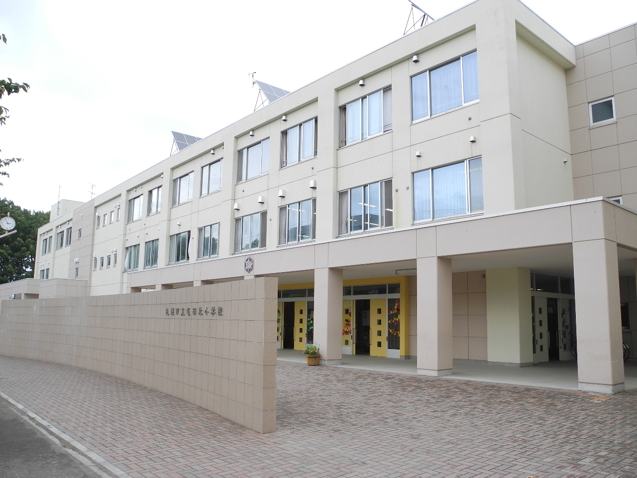 Primary school. 757m to Sapporo Municipal colonization north elementary school (elementary school)