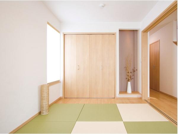 Non-living room. Use the Place tatami ken of living More can also be used as a Japanese-style room space