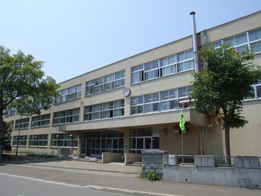 Primary school. 230m until Shinkawa Central Elementary School