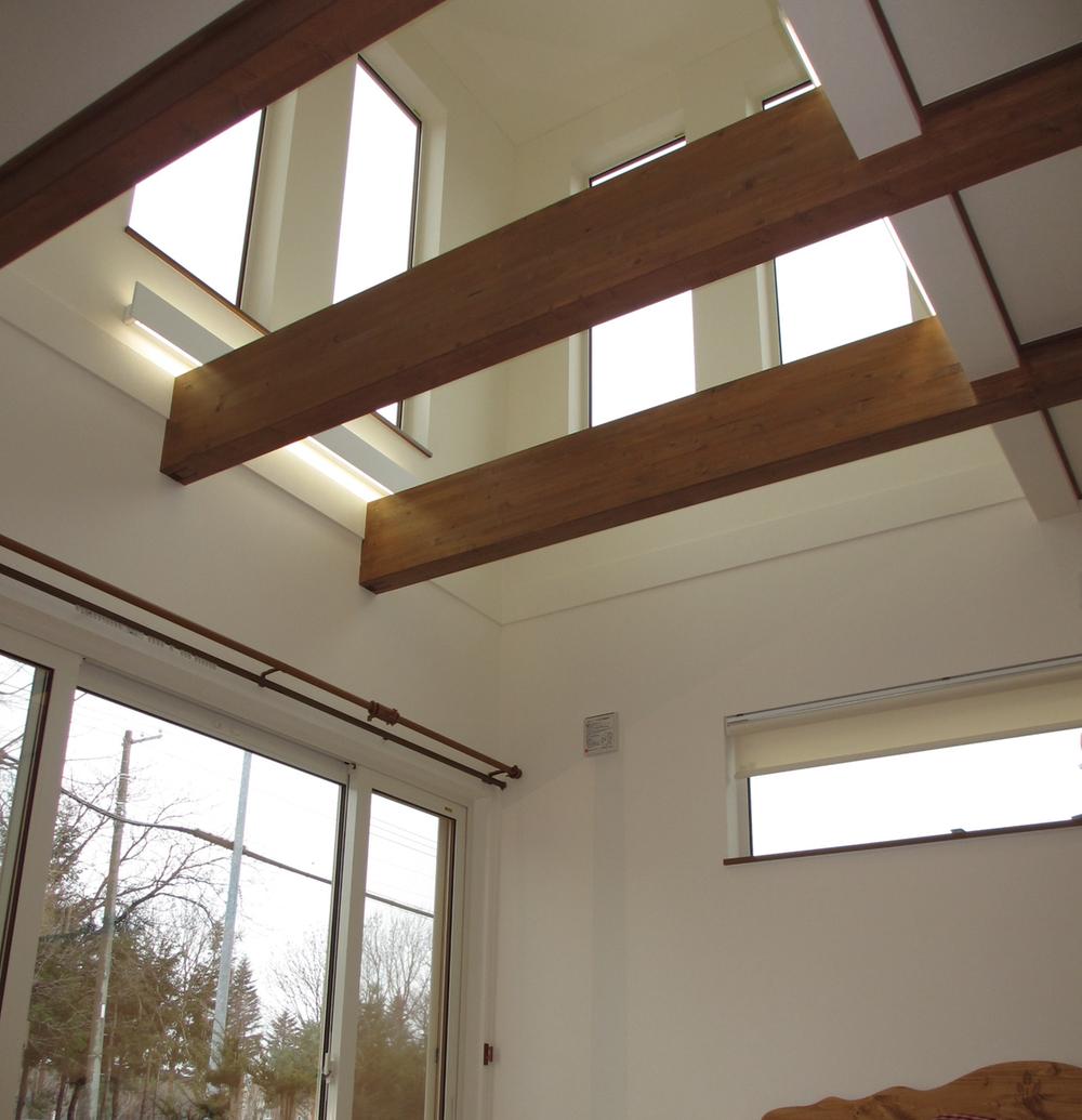 Living. living, Spacious LDK to Japanese and Western room with a sense of unity. And open by the upper Fukinuki, It has become a bright space where sunlight is coming through skylight