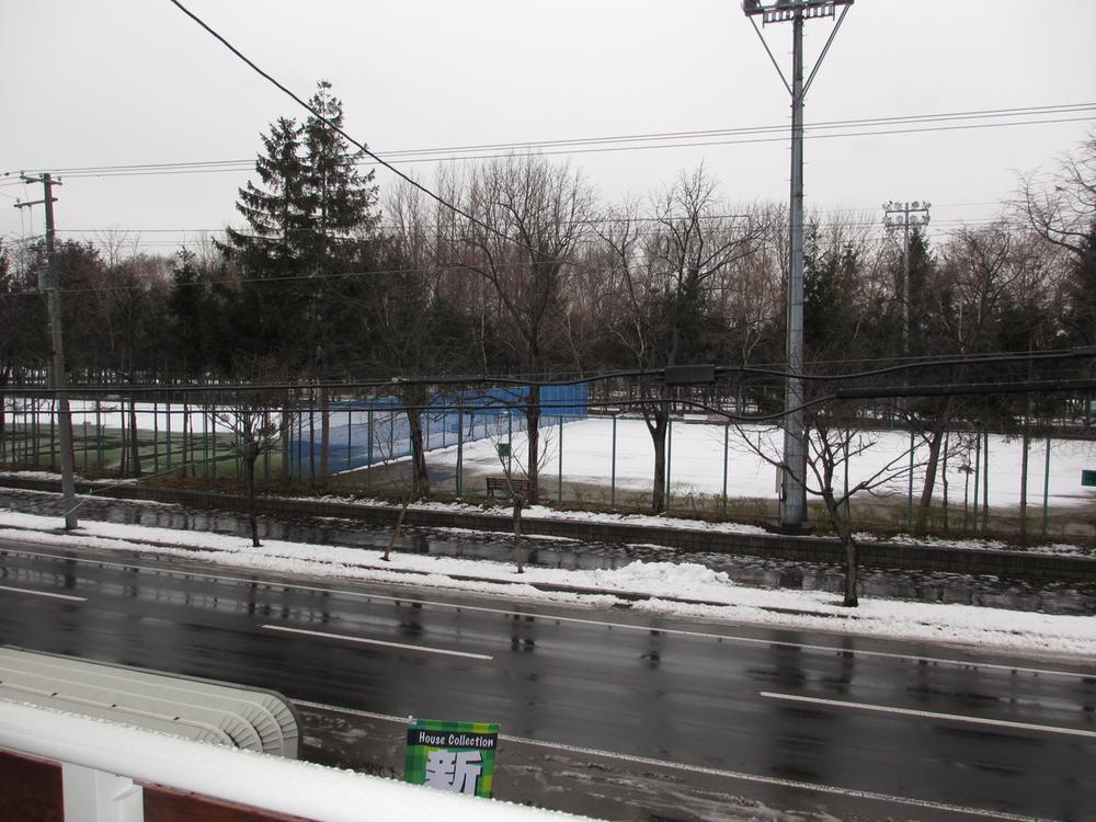 Balcony. From the balcony, Colonization Nishikoen ・ Tennis courts, Overlook.
