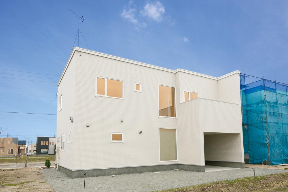 Local appearance photo. Appearance from the south side