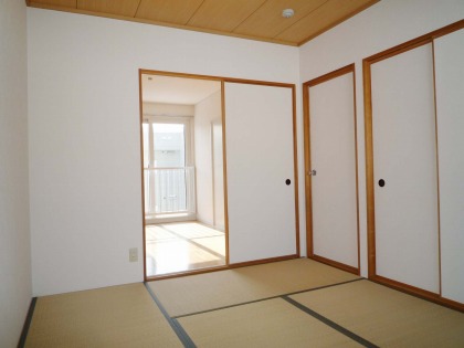 Other room space. Tatami Japanese-style is also a beautiful spacious