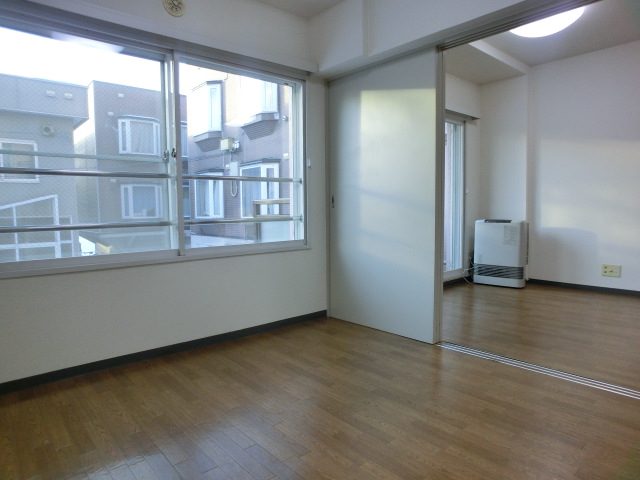 Other room space. There is a spacious Western-style, Easy-to-use! ! 