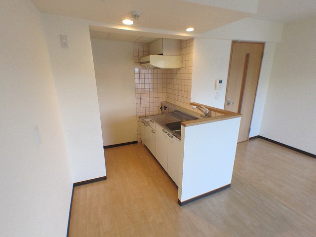 Kitchen. Very open face-to-face kitchen ☆ 