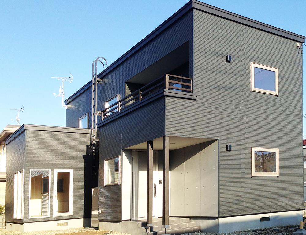 2013 November completed! Appearance is southeast facing modern design with chic