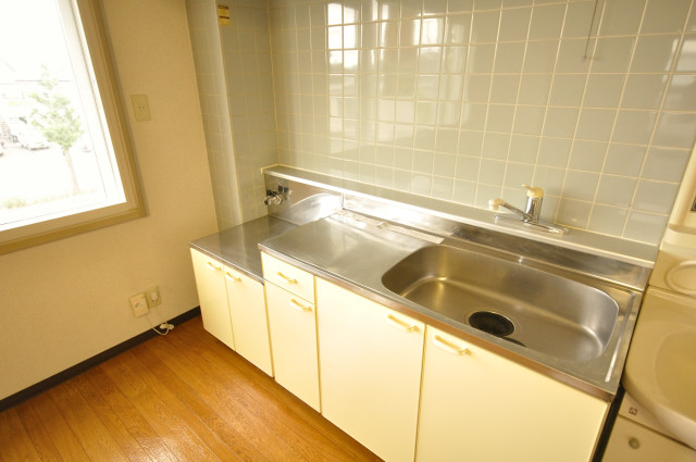 Kitchen. It is another room photo of the same building ☆ 