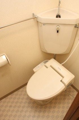 Toilet. Washlet equipped to clean toilet! ! 