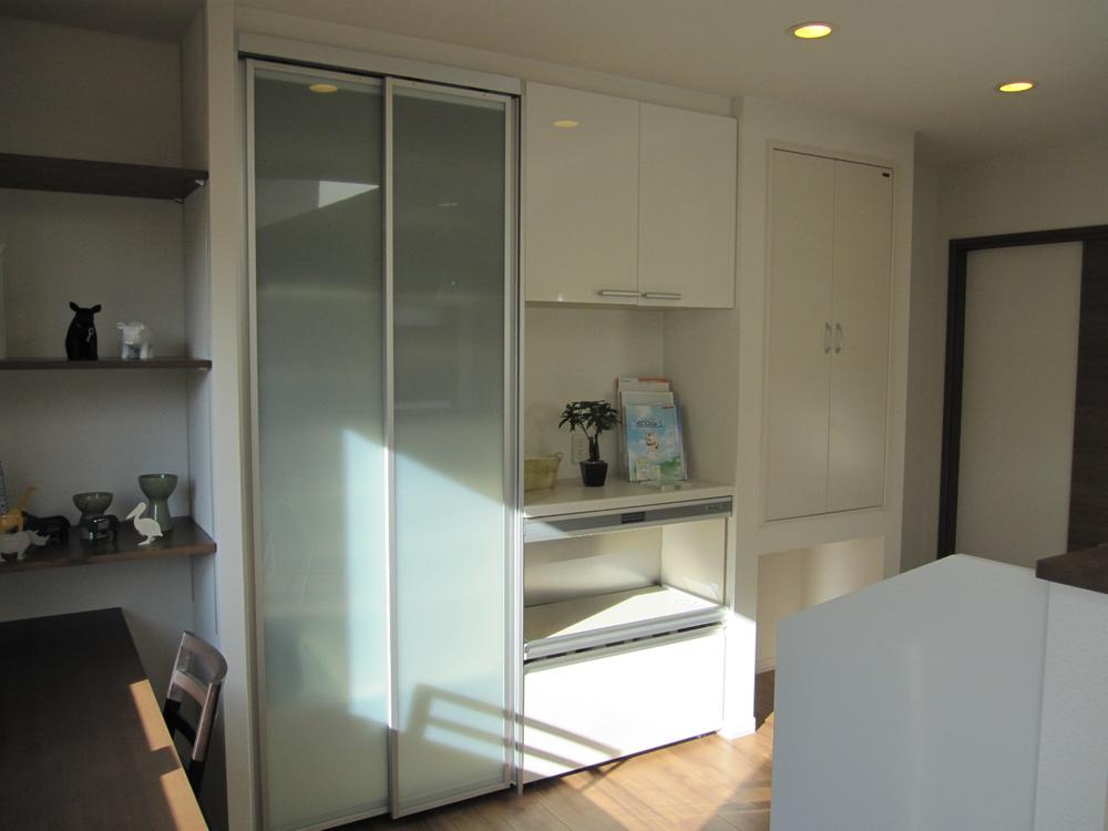 Kitchen. Fixtures already also stock space in the kitchen to store the food of every buy space and can be stored is tableware and kitchen appliances