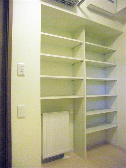 Wash basin, toilet. Planning an adjustable shelf storage is 3 pledge washroom to + α at the height of the.   The under cabinet can be used once and for all not have subsided also panel heater