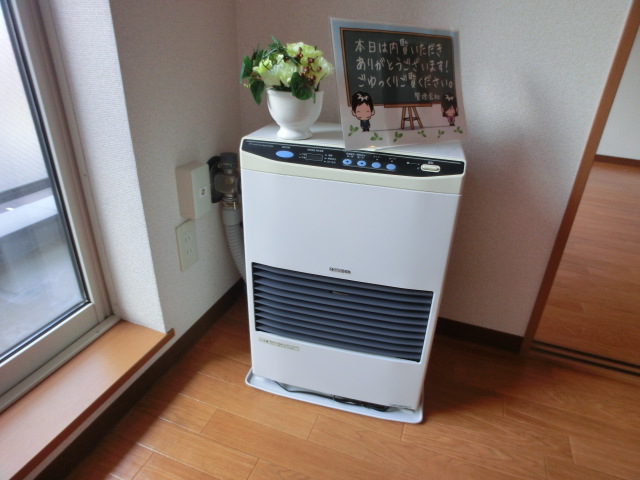 Other Equipment. Kerosene fan heater is me warm at the window ☆ 