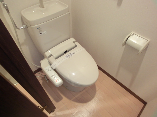 Toilet. It comes with popular Washlet! ! 