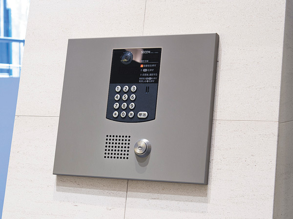 Security.  [Color monitor intercom] Adopt an auto-lock system with a TV monitor that can check the visitors in the voice and image. And at the same time prevent the suspicious person of intrusion, Shut out visitors of useless, such as sales also in advance. Also, You can check the visitor to double in the entrance hall and a dwelling unit entrance (same specifications)