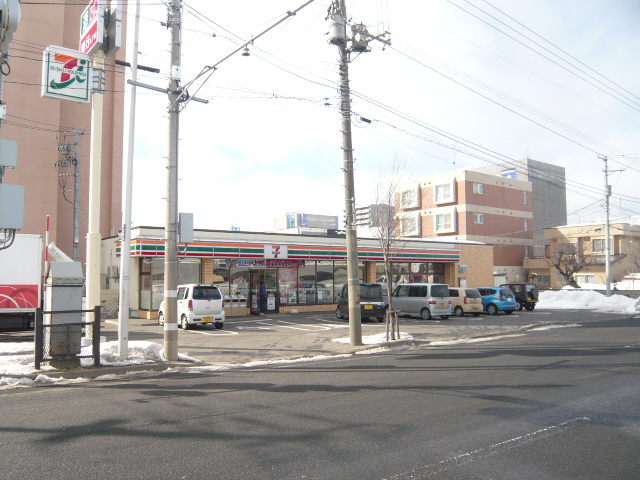 Convenience store. Seven-Eleven Sapporo Kita Article 22 store up to (convenience store) 190m