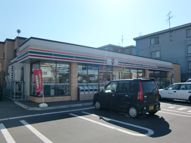 Convenience store. Seven-Eleven Sapporo Kita Article 39 store up to (convenience store) 381m