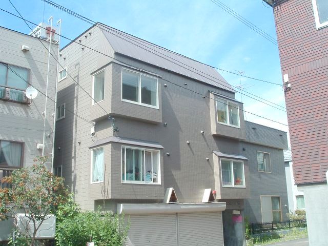 Building appearance. bay window ・ Flooring