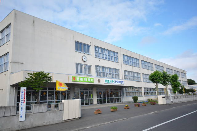 Primary school. 550m to Sapporo Municipal shin kotoni north elementary school (elementary school)