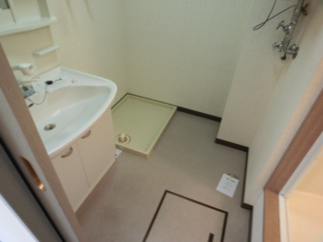 Washroom.  ☆  ☆ It is easy to use and widely also dressing room ☆ 