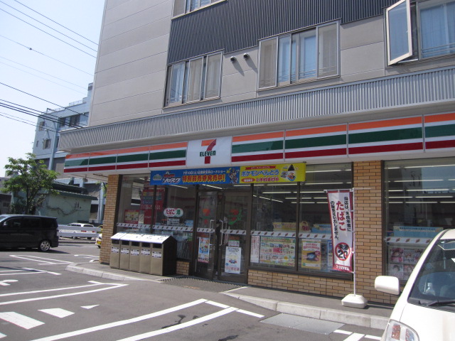 Convenience store. Seven-Eleven Sapporo Kita Article 22 store up to (convenience store) 355m