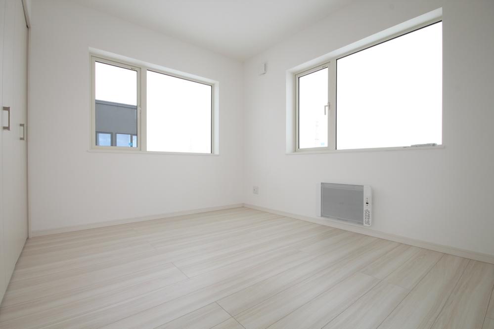 Other introspection.  ☆ There housed in the whole room ☆