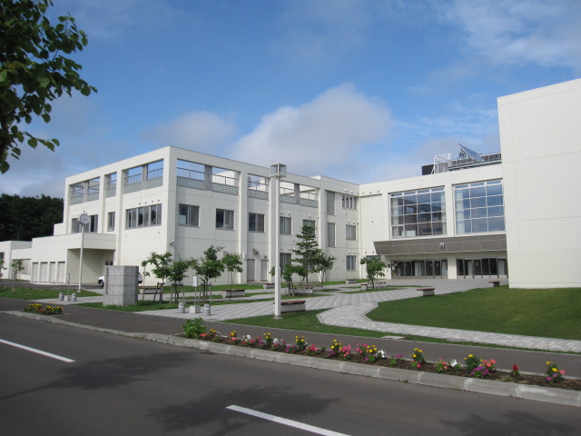 Junior high school. 1832m to Sapporo Municipal colonization north junior high school (junior high school)