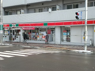 Convenience store. Thanks Aso 4-chome up (convenience store) 383m