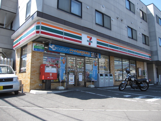 Convenience store. Seven-Eleven Sapporo Kita Article 39 store up to (convenience store) 194m
