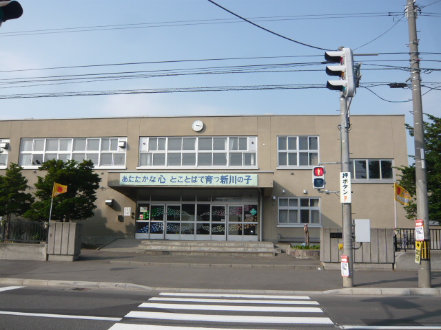 Primary school. 448m to Sapporo Municipal Shinkawa elementary school (elementary school)