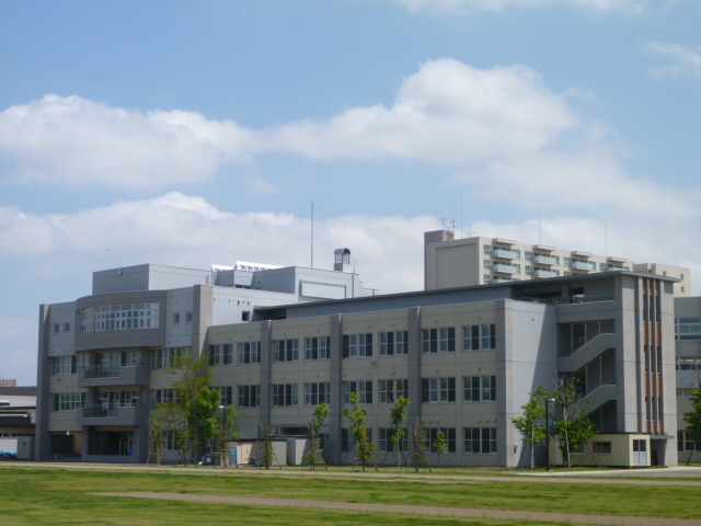 high school ・ College. Hokkaido Sapporo Kita High School (High School ・ NCT) to 754m