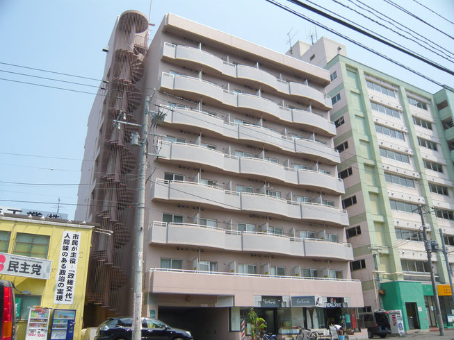 Building appearance. Is a popular apartment student's city gas properties