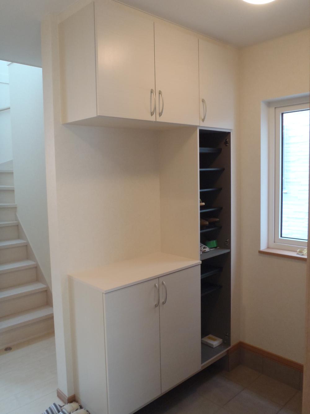 Entrance. Local (September 2013) Shooting