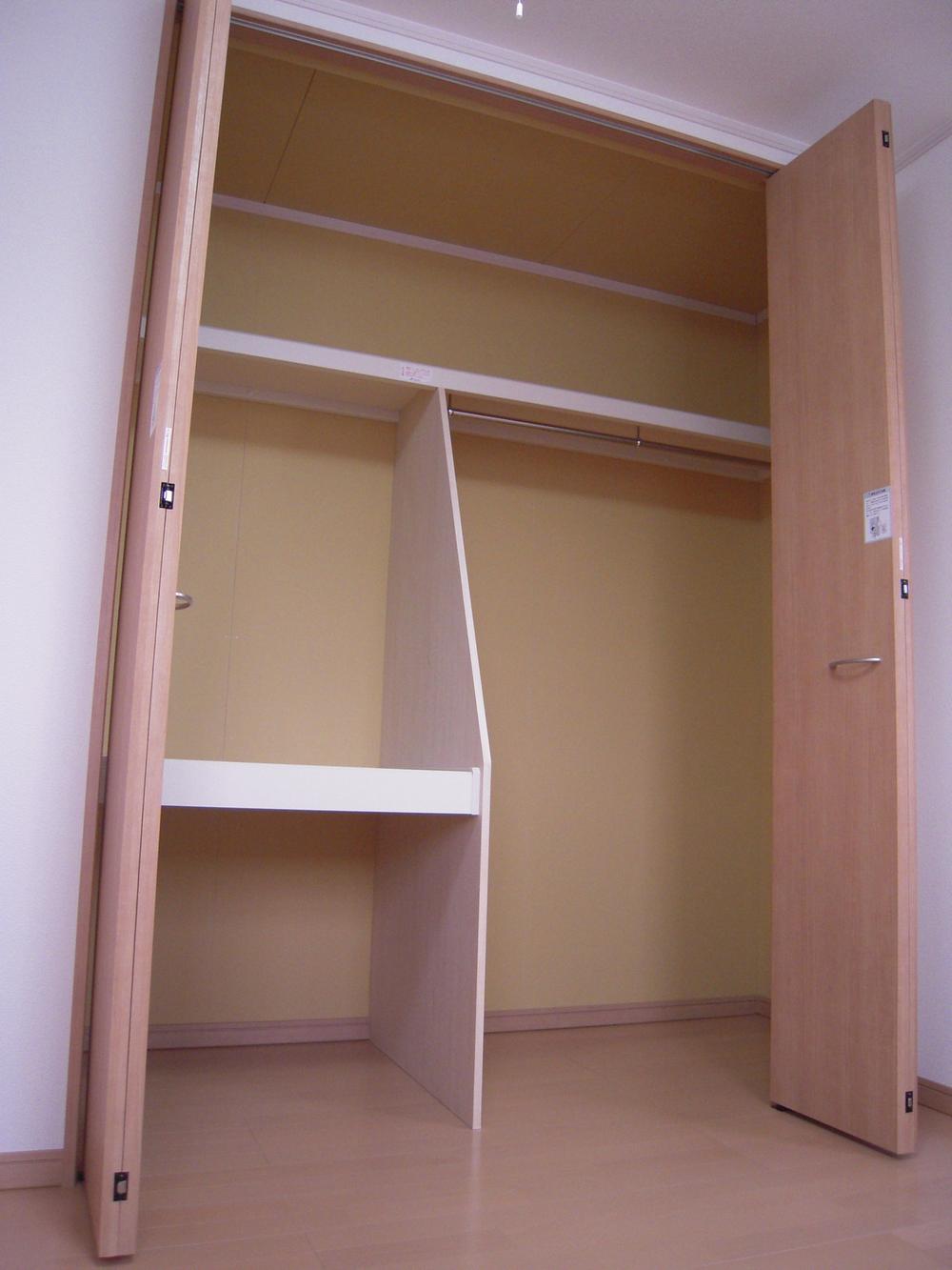 Receipt. So large capacity storage of 2F children's room! Luggage increases as larger neat storage