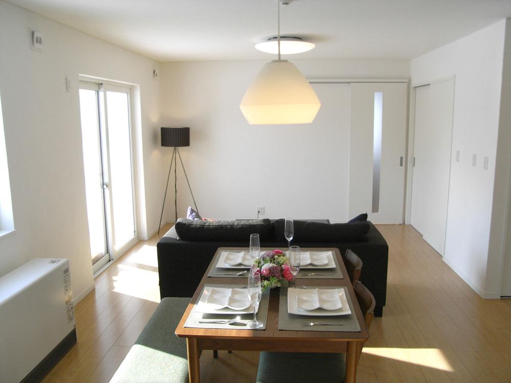 Living. Of fresh air in the painted wall of diatomaceous earth healing space