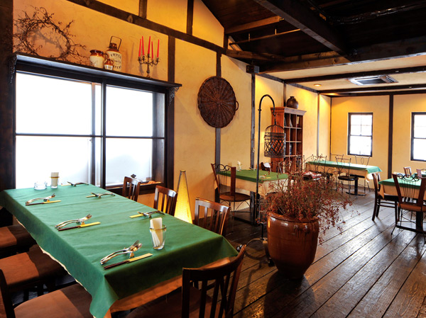 Surrounding environment. Cafe & Restaurant Kaorutsuki (a 12-minute walk ・ About 900m). Fashionable shops in the antique in a renovated old house. Pizza and pasta, Menu, such as a la carte also rich. Hours are lunch business 11 ~ 15 pm, Dinner business 17:30 ~ 21 hour 30 minutes. Monday Closed (well if Monday a national holiday Tuesday)