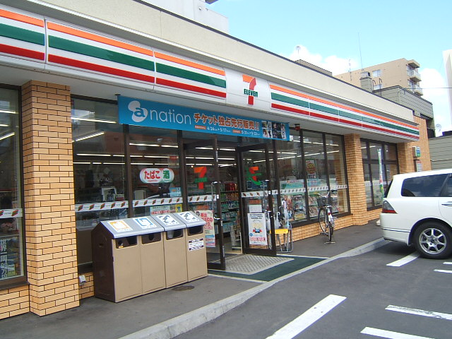 Convenience store. Seven-Eleven North Article 17 store up to (convenience store) 108m