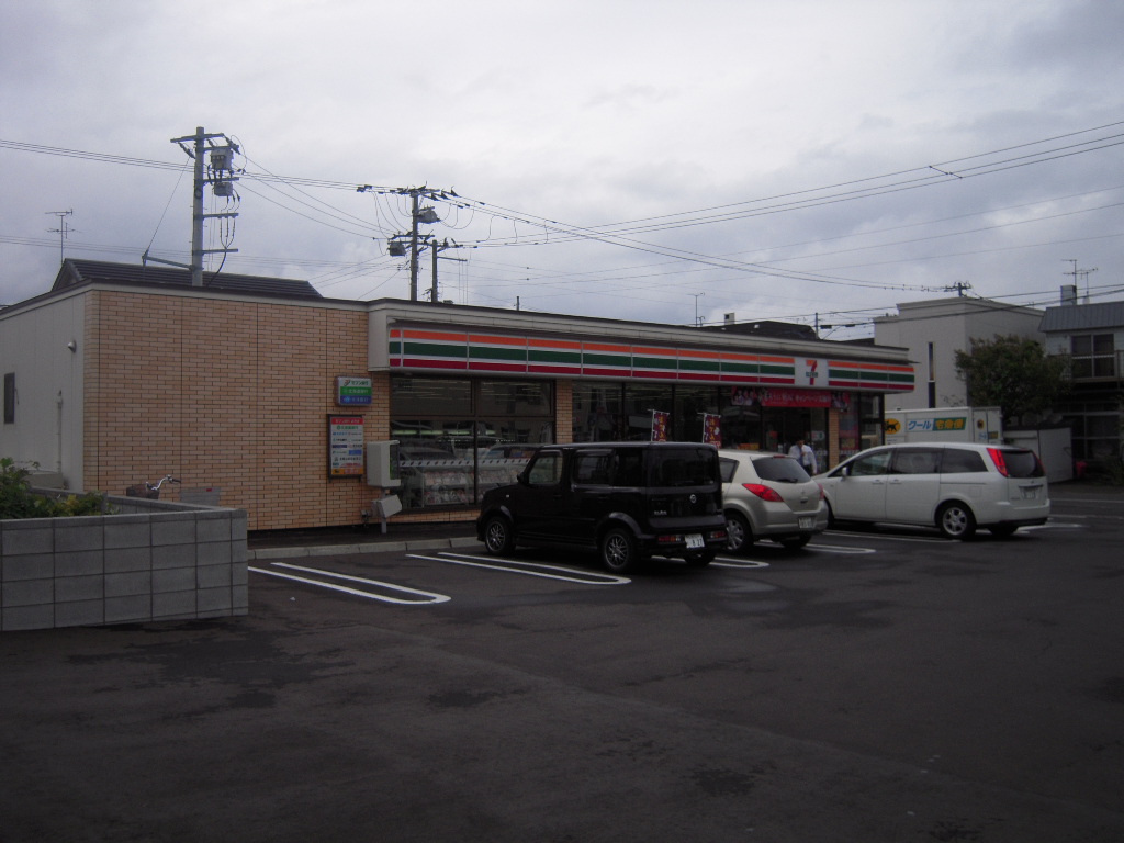 Convenience store. Seven-Eleven Sapporo Taiping Article 9 store up (convenience store) 234m